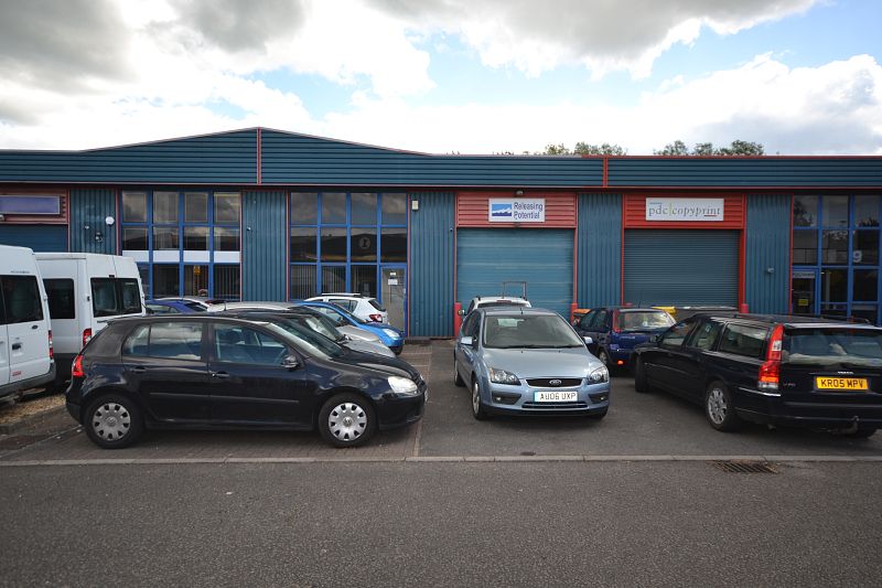 Market report provided to the freeholder wishing to sell to the occupier in situ